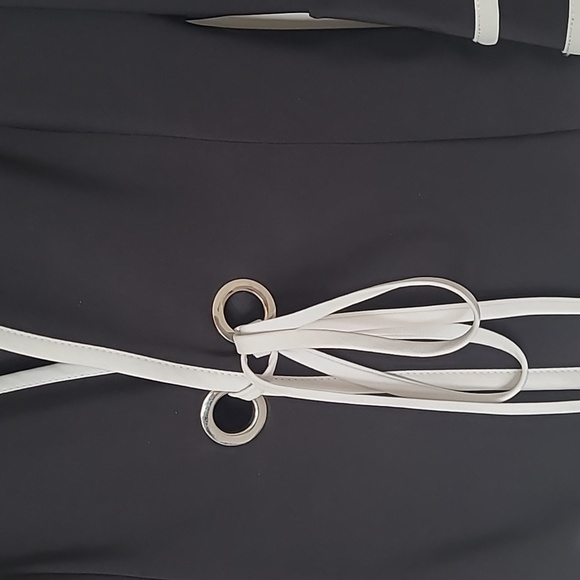 Joseph Ribcroff black and white top with flared sleeves - Picture 4 of 5